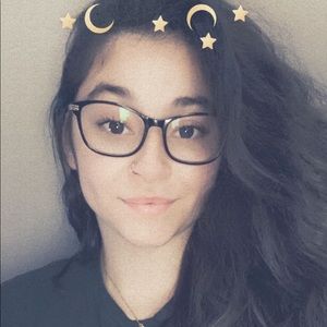 Meet your Posher, Cinthia